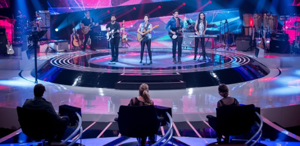 A banda Plutão Já Foi Planeta se apresenta no palco do "SuperStar" - Divulgação/TV Globo