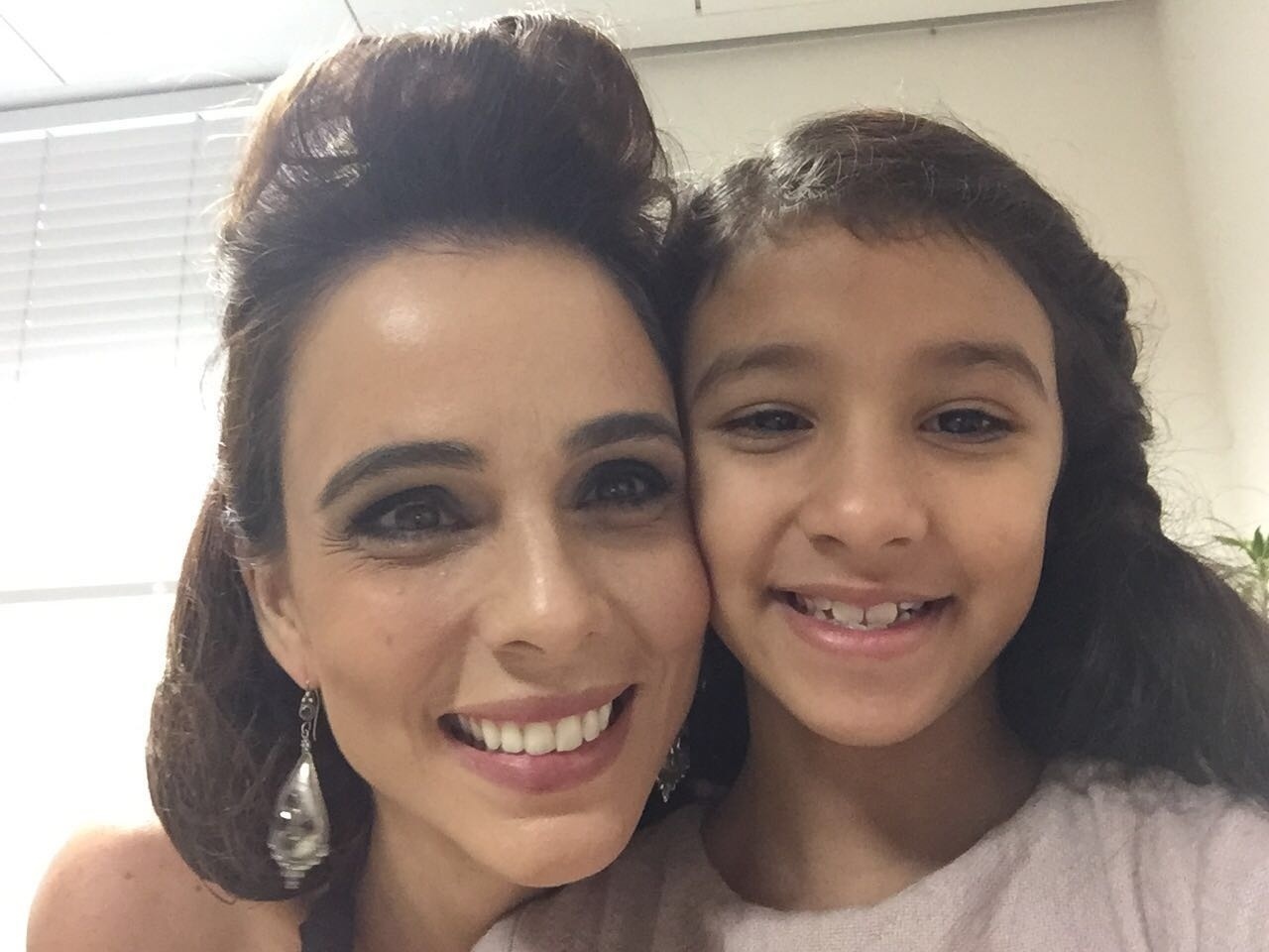 As atrizes Miriam Freeland e Giulia Gatti estão no elenco de "A Terra Prometida", da Record - Divulgação