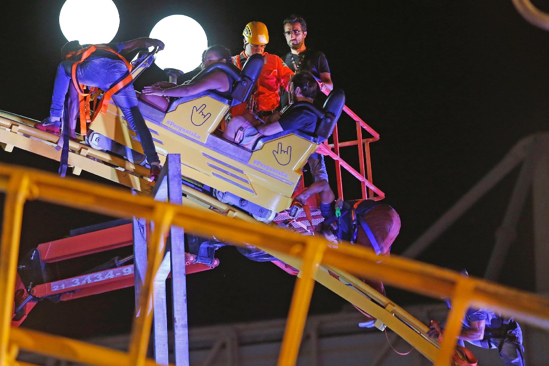 Montanha-russa sofre pane e deixa quatro pessoas presas na Cidade do Rock, no Parque Olímpico, durante o Rock in Rio 2017 - Marco Antonio Teixeira/UOL
