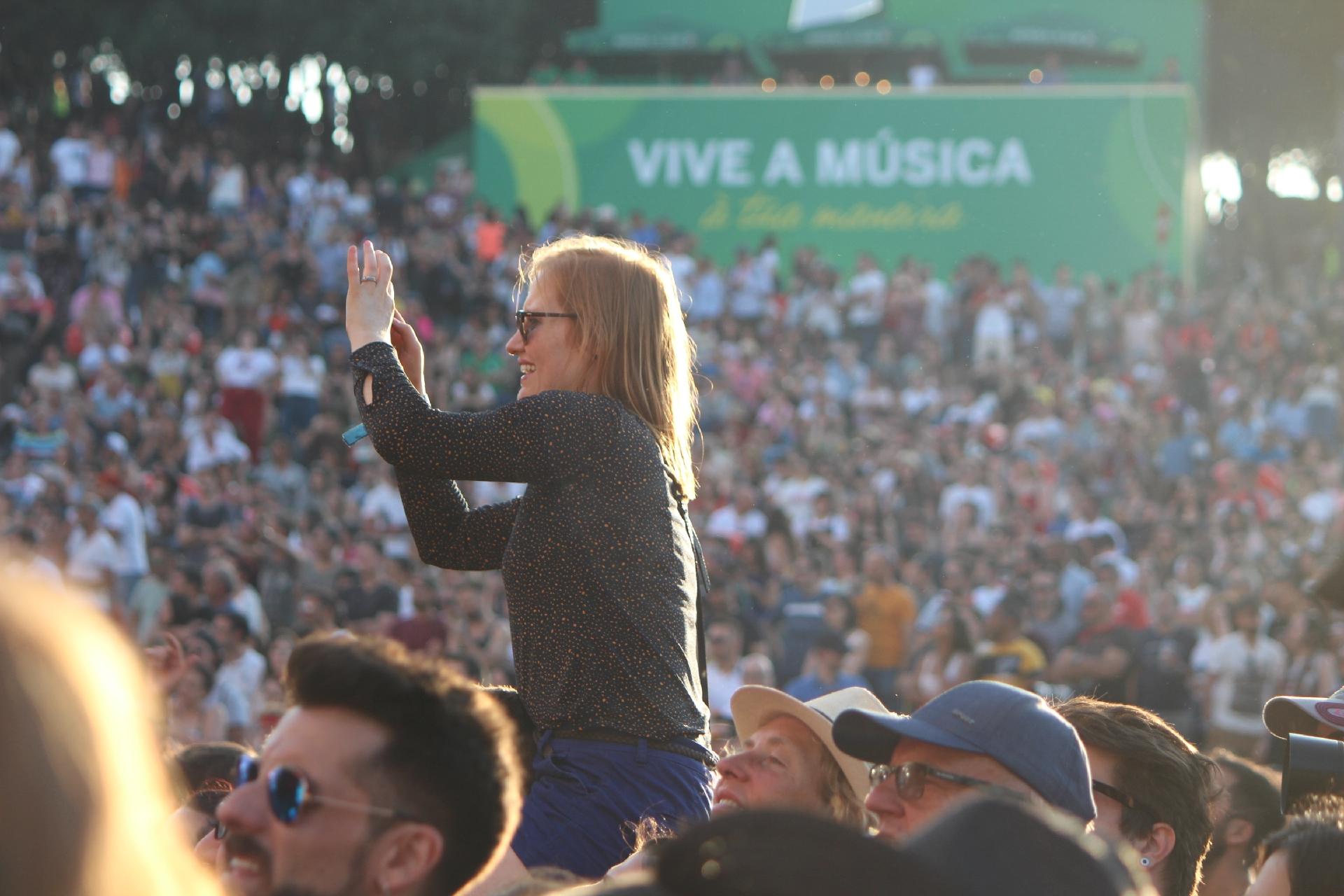 Público curte o primeiro dia do festival Rock in Rio Lisboa, em Portugal, no Parque Bela Vista - Felipe Branco Cruz/UOL