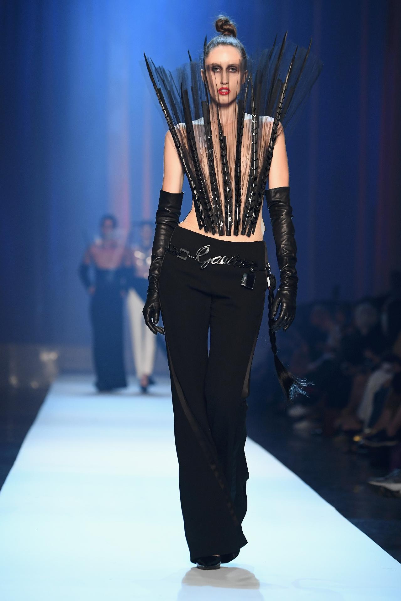 O desfile de outono inverno 2018/2019 de Jean-Paul Gaultier na Semana de Alta-Costura de Paris em 4 de julho - Getty Images