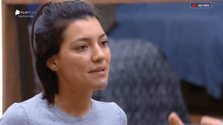 Gabi Prado discute com Evandro no quarto de "A Fazenda 10" - Reprodução/PlayPlus - Reprodução/PlayPlus