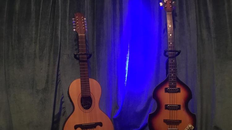 A viola e o baixo que atraíram a atenção de Rusty Anderson - Arquivo pessoal - Arquivo pessoal