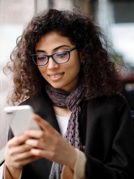 Mulheres que viajam sozinhas - damircudic/Istock - damircudic/Istock