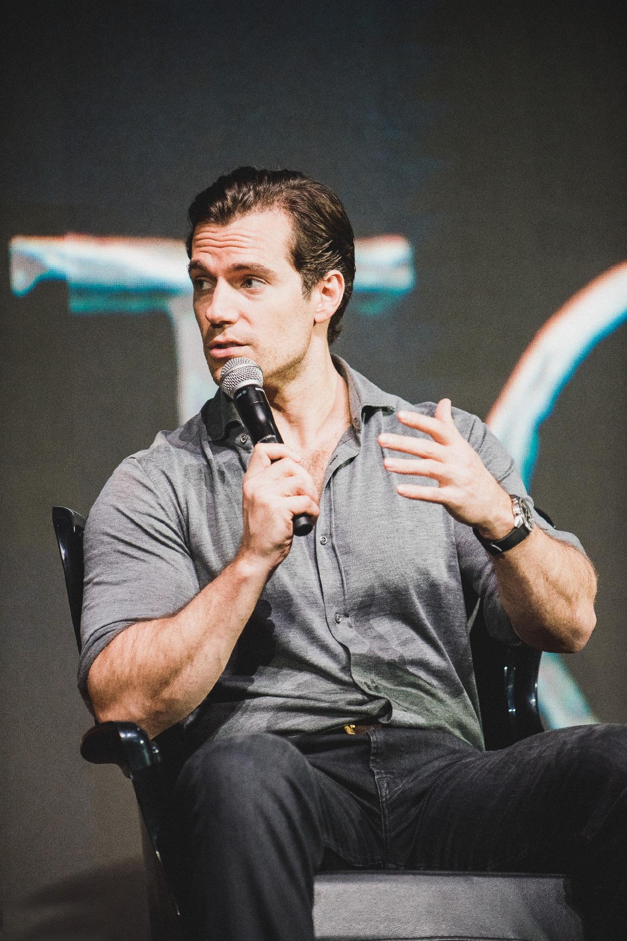 Henry Cavill aparece de surpresa na CCXP 2019 para divulgar a série The Witcher - Divulgação/Netflix