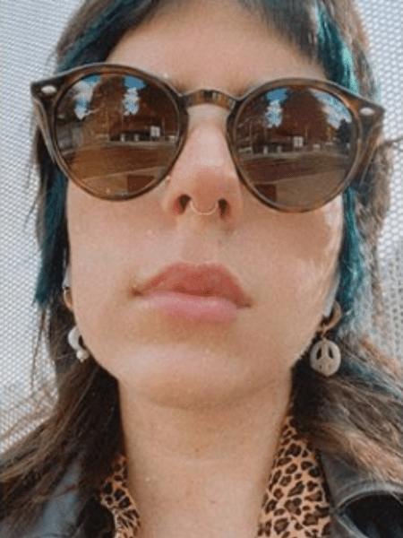 Bella Kidman Cruise, de 27 anos, ostentou um mullet e mechas azuis em selfie rara no Instagram - Reprodução/Instagram/@bellakidmancruise