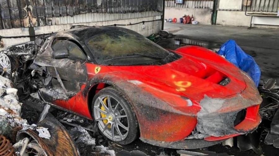 Ferrari LaFerrari é destruída em incêndio na Inglaterra - Reprodução
