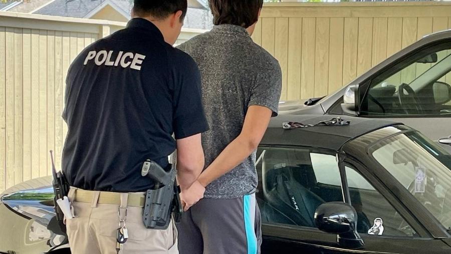 Homem é preso após fazer zerinhos em Mazda - Reprodução