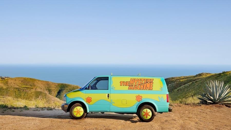 A "Mystery Machine", a famosa van que Salsicha dirige no filme e no desenho, virou um Airbnb temporário - Divulgação/Airbnb/Hanna Barbera