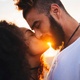 Qual signo dá match com o seu, segundo o zodíaco? Descubra e acerte o alvo - iStock