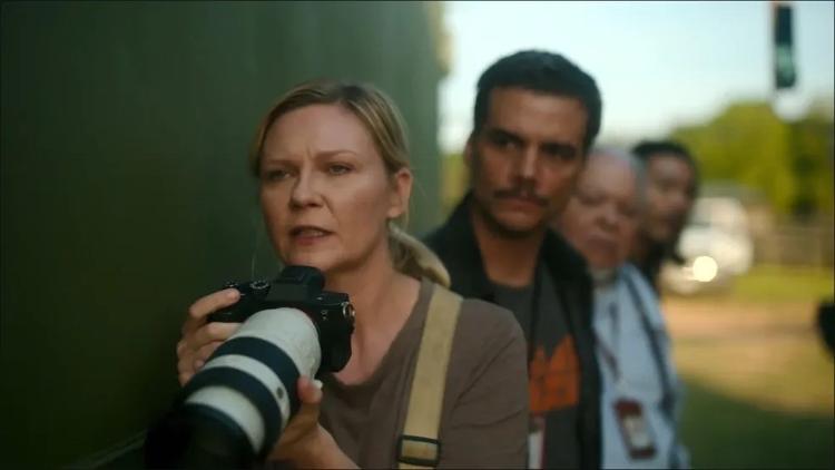 Kirsten Dunst e Wagner Moura no filme "Guerra Civil", que estreia em 2024