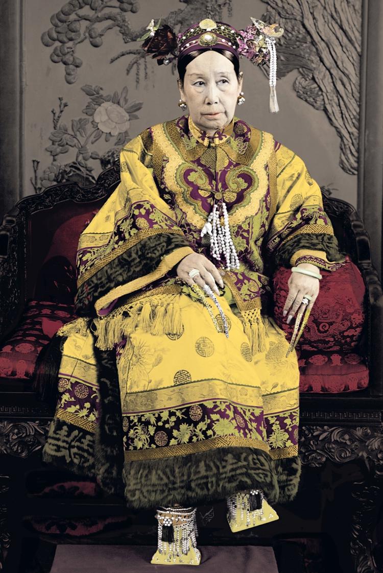 Retrato oficial da imperatriz-viúva Cixi (1835-1908), tirado em 1895