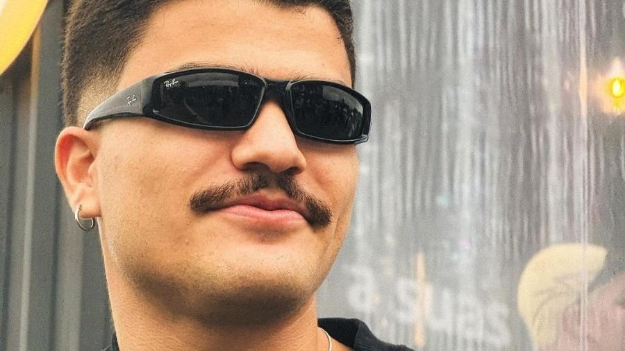 Stenio Girardelli, 23, mais conhecido como Láctea (ou Láctea Meu Fii)