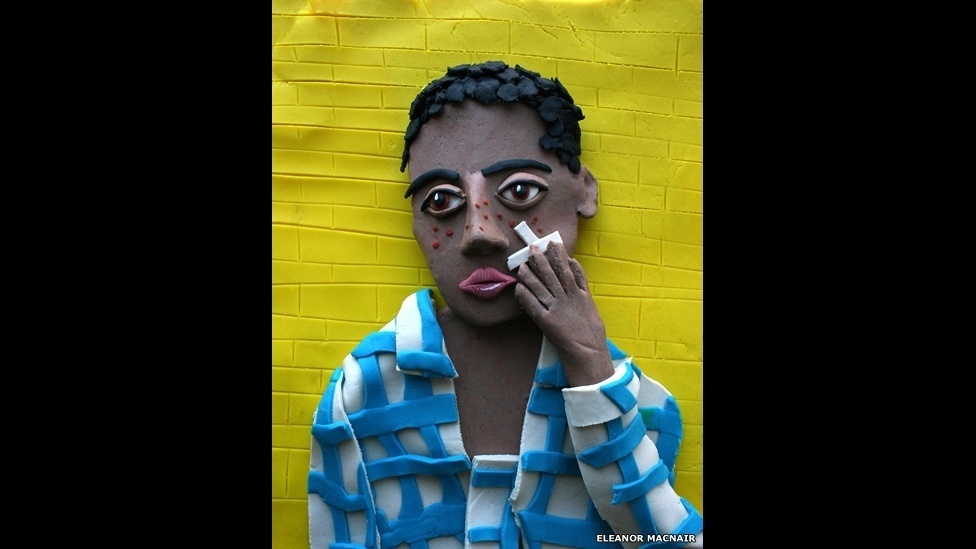 "Esta retrata um líder de um gangue do Harlem, Leonard Jackson, de 17 anos. Gosto de sua vulnerabilidade e a postura que tem com sua mão em seu rosto." A foto é de conhecido cineasta, músico e fotógrafo. - Eleanor Macnair/BBC Brasil