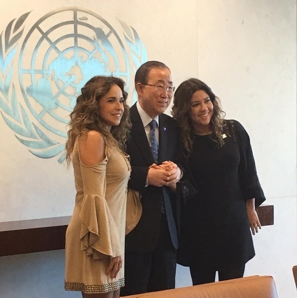 Daniela Mercury e Malu Verçosa posam ao lado do secretário-geral da ONU Ban Ki-moon