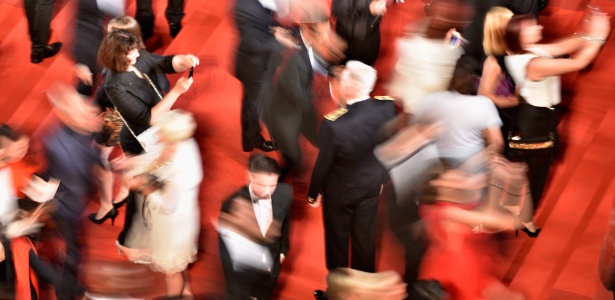 18.mai.2016 - Movimentação no tapete vermelho da 69ª edição do Festival de Cannes - Clemens Bilan/Getty Images