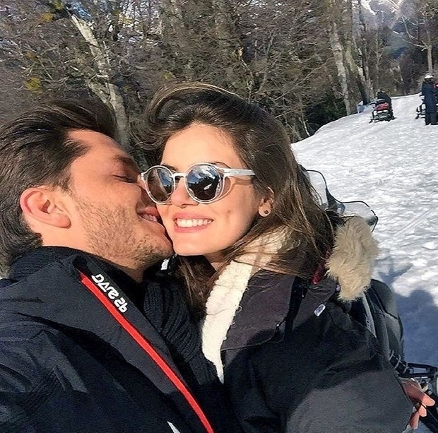 28.ago.2016 - Após Camila Queiroz postar foto ao lado de Klebber Toledo, na Argentina, foi a vez do ator postar imagemcom a amada e se declarar - Reprodução / Instagram