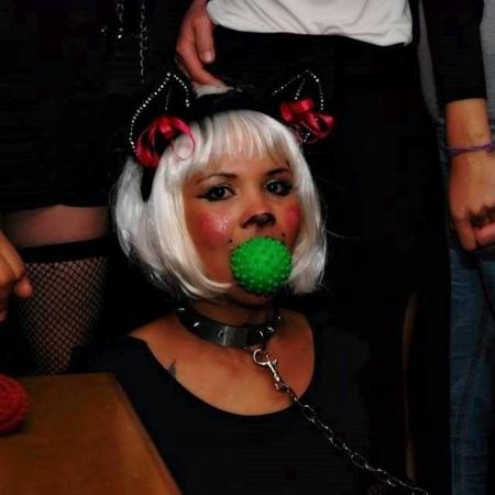 Anna Vonsteel, adepta do pet play, em uma festa fetichista em São Paulo - Arquivo pessoal - Arquivo pessoal