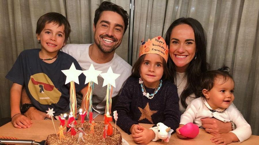 Ricardo Pereira com a mulher, Francisca, e os três filhos - Reprodução/Instagram
