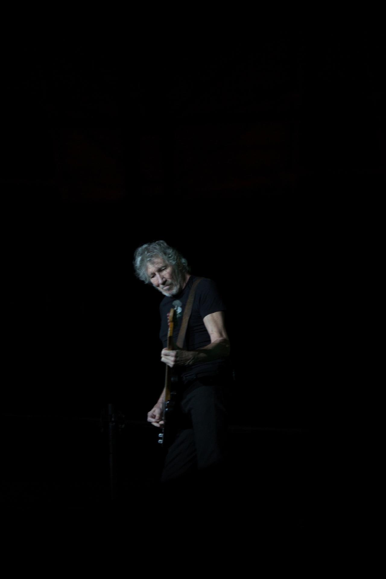 Roger Waters faz sua apresentação final na turnê brasileira, em Porto Alegre - Leo Caobelli/UOL