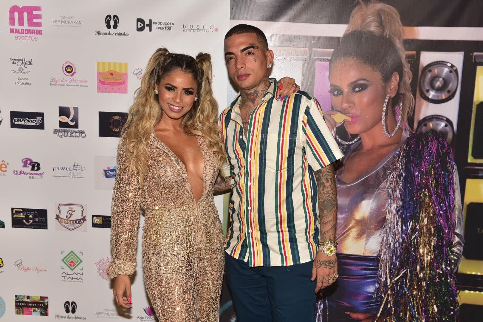 Lexa comemora aniversário com superdecote em São Paulo - Leo Franco/AgNews