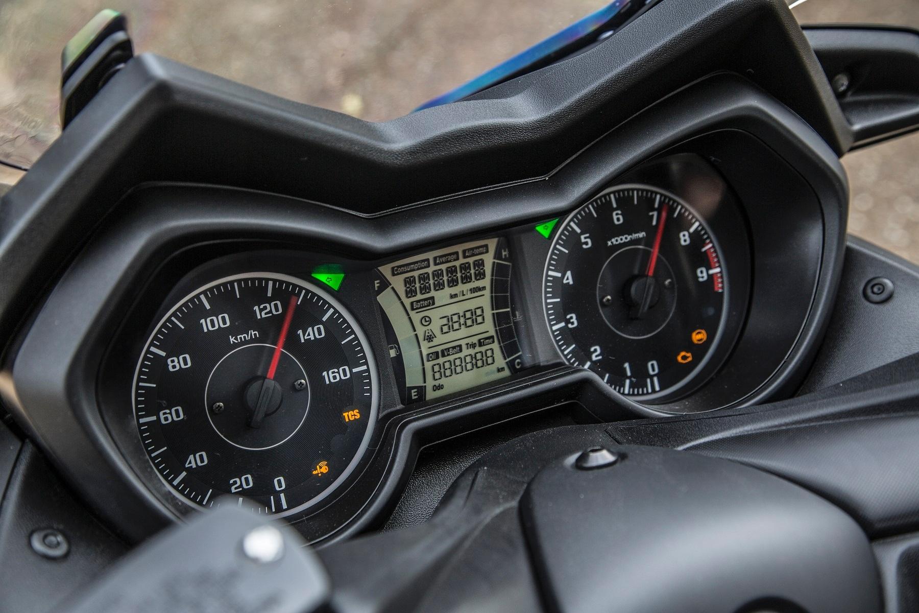 Yamaha XMax 250 - Renato Durães/Infomoto