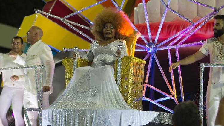 Elza Soares durante desfile da Mocidade Independente de Padre Miguel - Júlio César Guimarães/UOL - Júlio César Guimarães/UOL