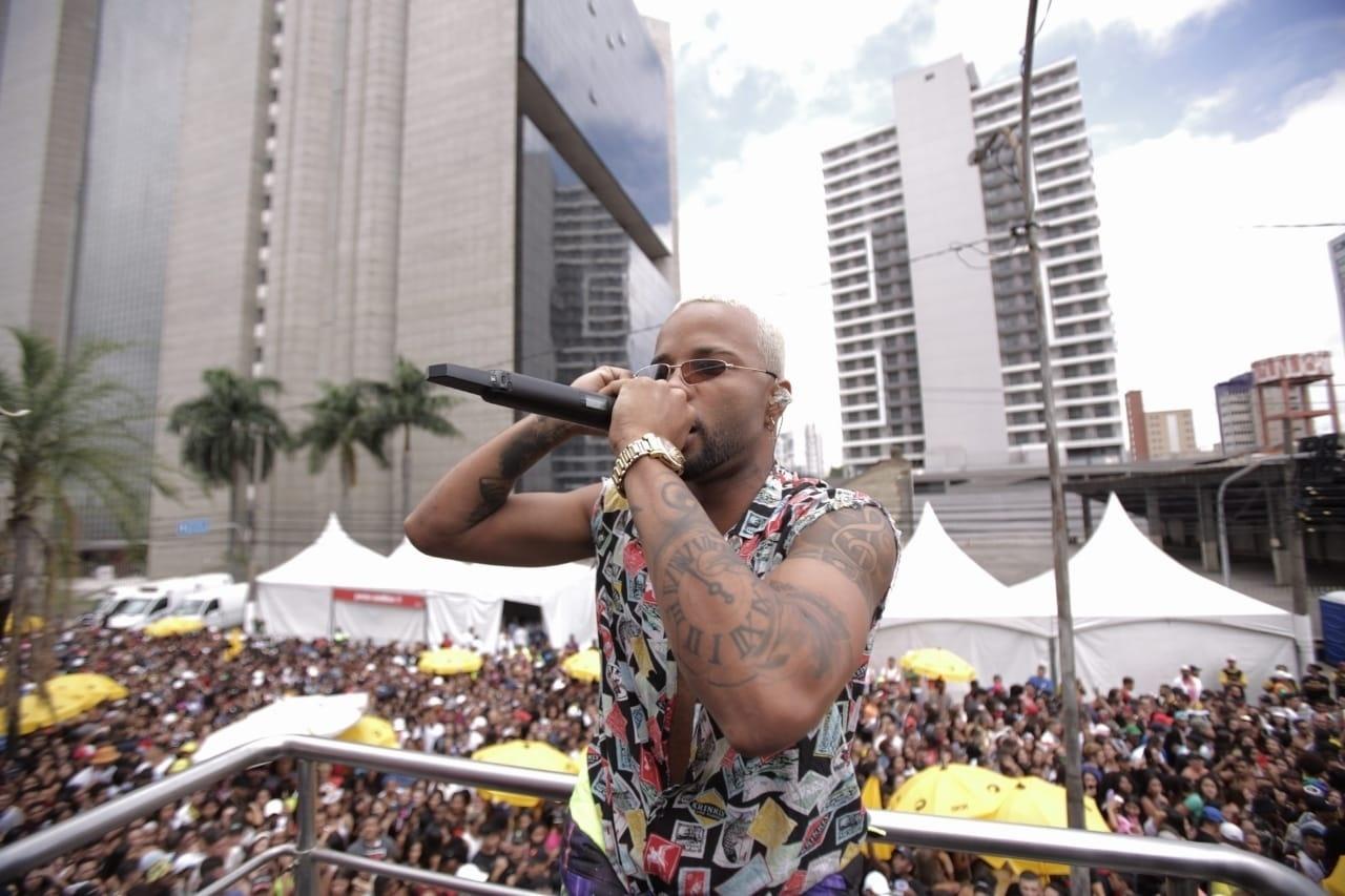 MC Zaac anima foliões no Bloco KondZilla, em São Paulo - André Lucas/UOL