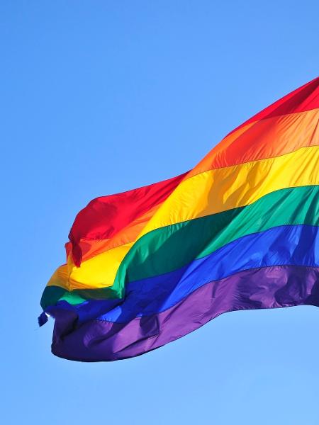 Bandeira LGBTQ+ - iStock