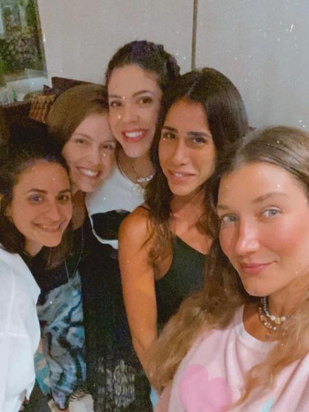 Gabriela Pugliesi aproveita noite com as amigas - Reprodução/Instagram