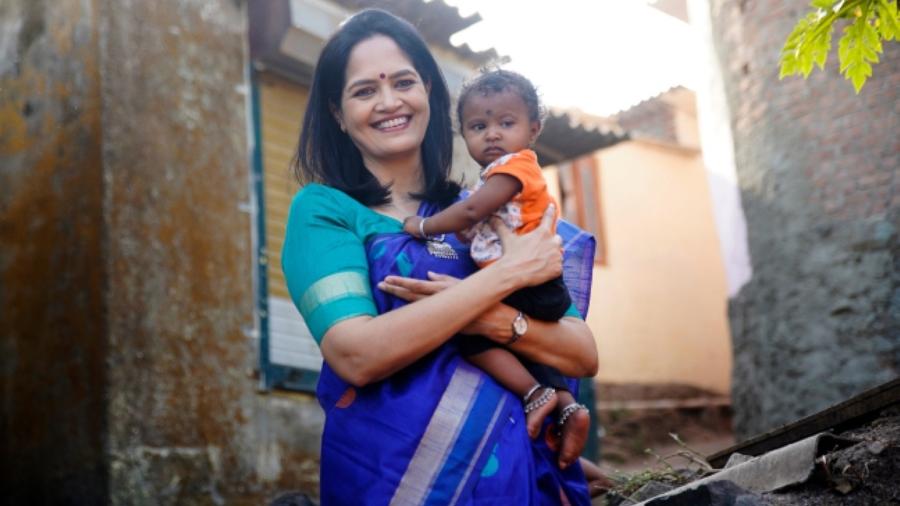 A médica indiana Aparna Hedge criou uma organização que já atendeu mais de 26 milhões de mulheres  - Divulgação