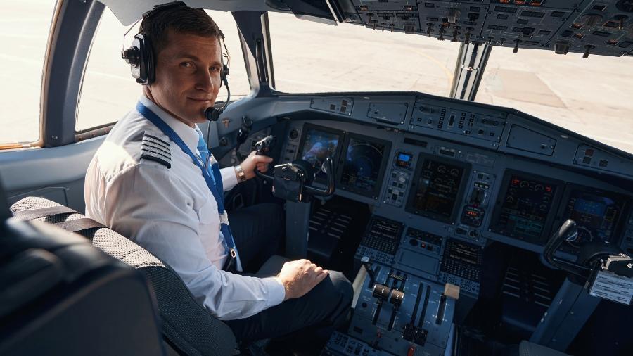 O capitão do voo é responsável por decidir as refeições de todos os pilotos a bordo - yacobchuk/Getty Images/iStockphoto