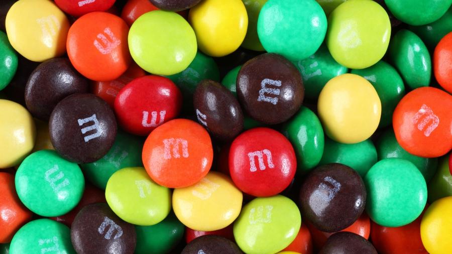 Confeito de chocolate M&M's