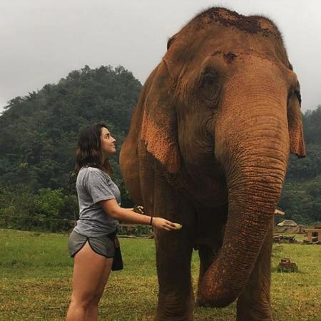 Rafaela foi ser voluntária em um santuário de elefantes na Tailândia