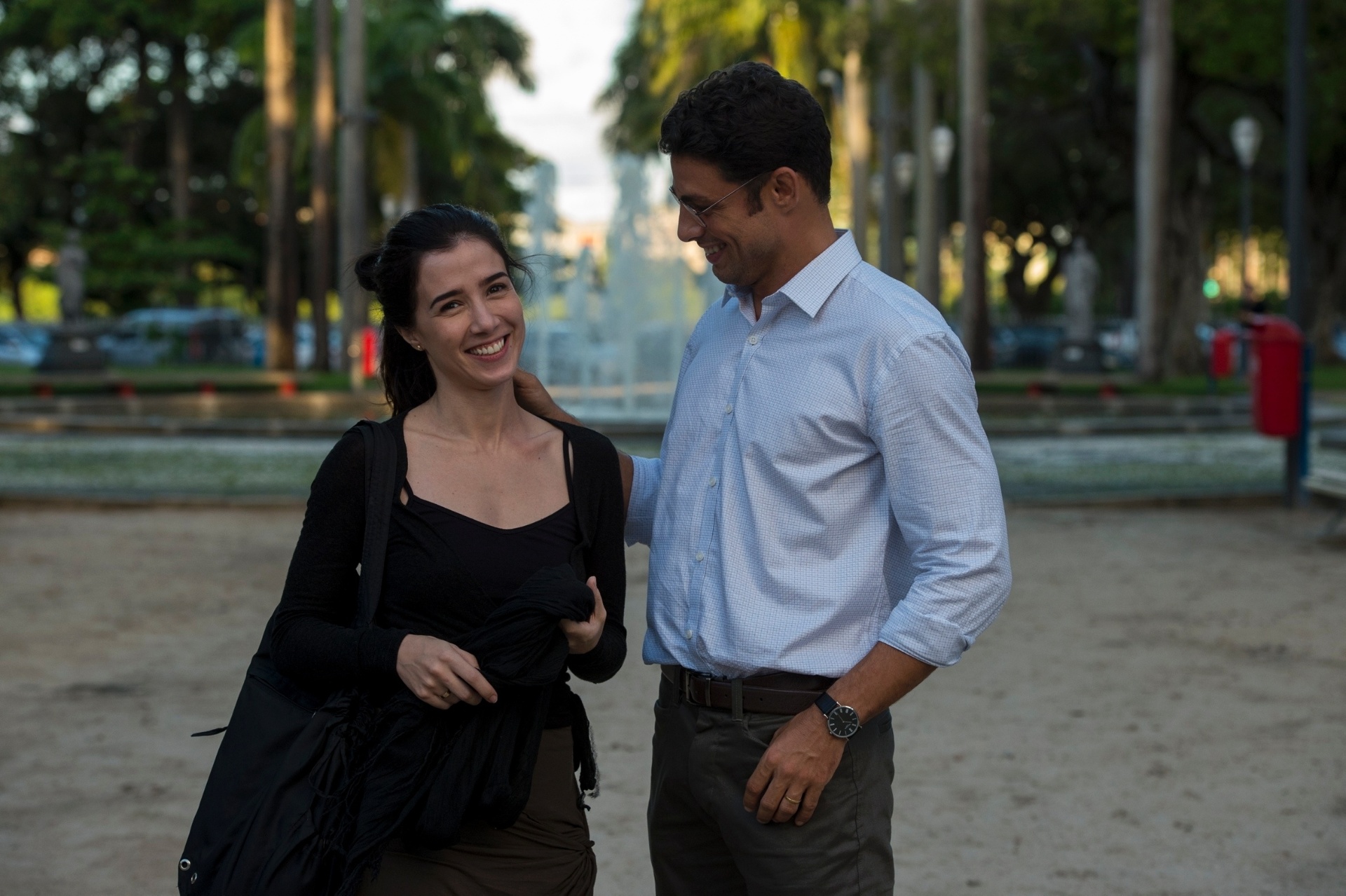 Cauã Reymond é Maurício, casado e apaixonado pela bailarina Beatriz (Marjorie Estiano), que tem sua carreira abalada após ser atropelada por Antenor (Antonio Calloni) e ficar tetraplégica. Ela implora que seu marido faça eutanásia nela e Maurício vai preso durante sete anos pelo crime. Quando deixa a cadeia, ele coloca em prática o plano de vingança contra Antenor, que fugiu sem prestar socorro após o atropelar sua mulher - Estevam Avellar/Globo