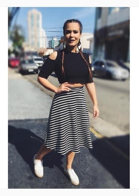 Geisy Arruda usa trança boxeadora com top cropped e saia midi - Reprodução/ Instagram/ @geisy_arruda