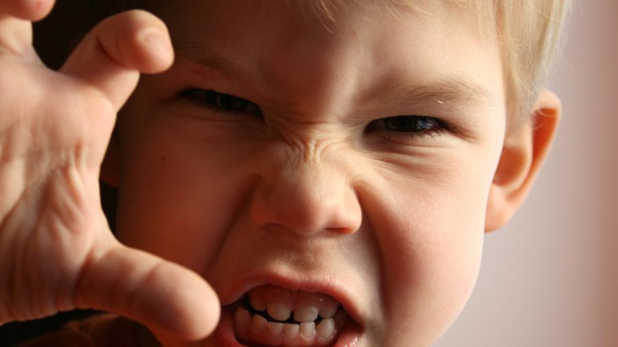 Crises nervosas frequentes fazem parte do dia a dia de criança com TOD - Getty Images