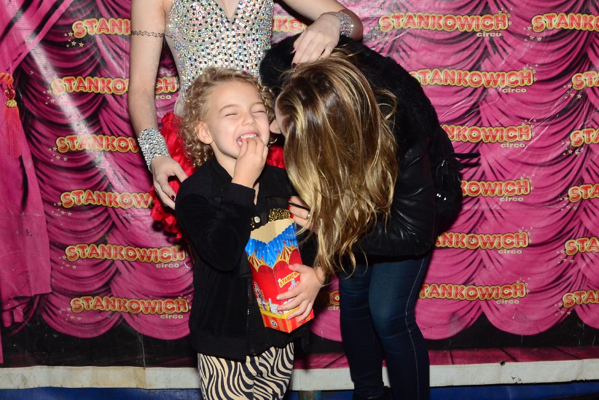Brenda, filha de Sheila Mello e Fernando Scherer, no Circo Stankowich no Belenzinho em São Paulo - Eduardo Martins/AgNews