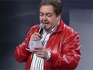 Fausto Silva com jaqueta de couro - Reprodução - Reprodução