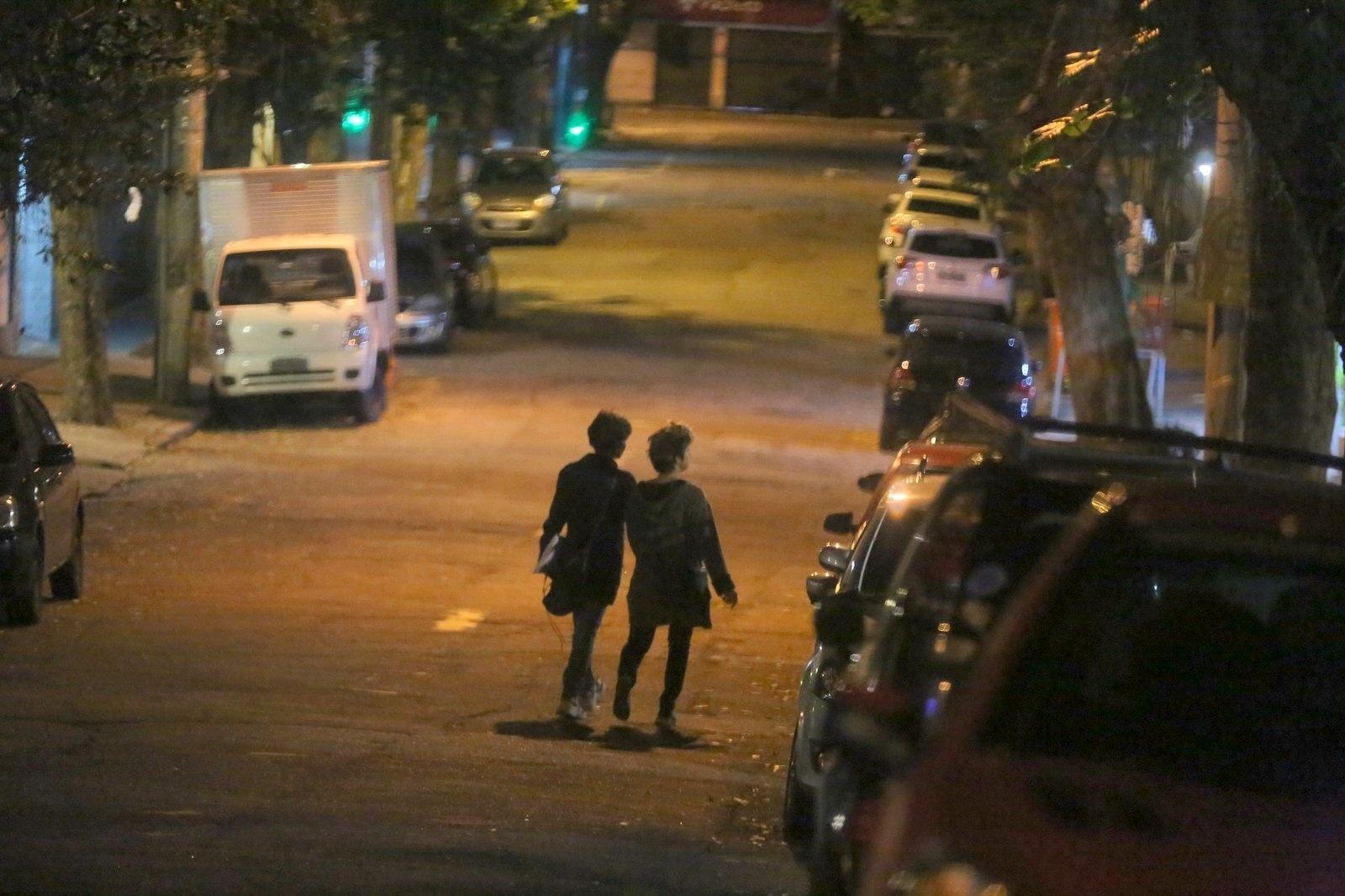Nanda Costa curte noite de sábado (15) no Rio acompanhada da namorada Lan Lanh - Thiago Martins/AgNews