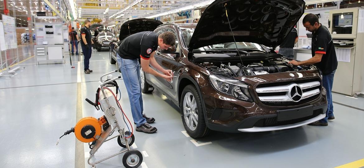 Mercedes-Benz tem fábrica de automóveis em Iracemápolis (SP) - Divulgação