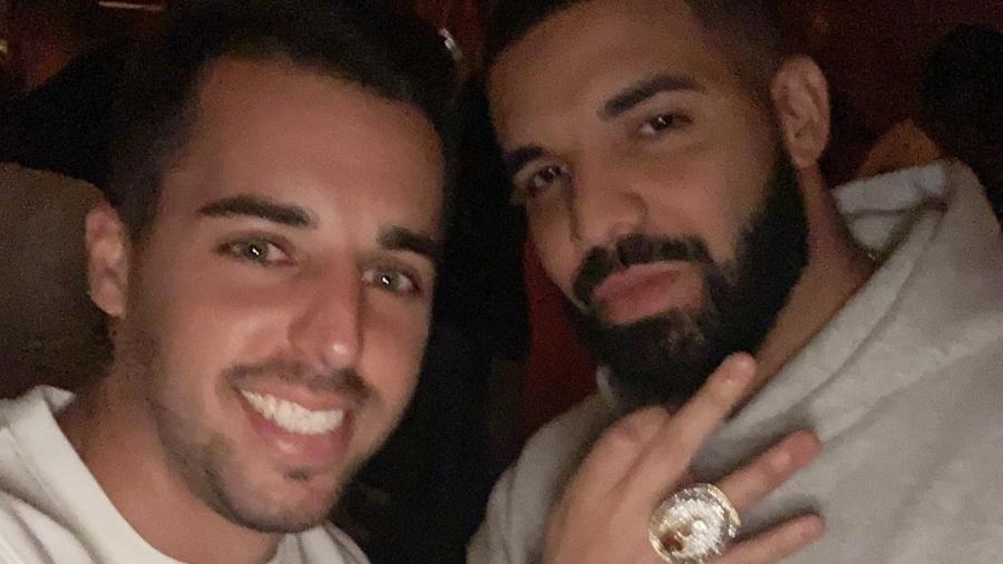 Drake com seu anel de diamante - Reprodução/Instagram