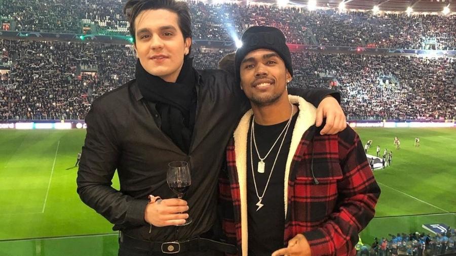 Luan Santana com o jogador Douglas Costa, assistindo a jogo da Juventus - Reprodução/ Instagram