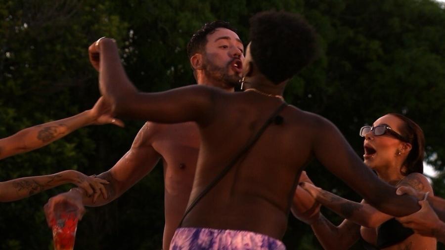 Rico e Matheus brigaram no "De Férias com o Ex" - Reprodução/MTV Brasil