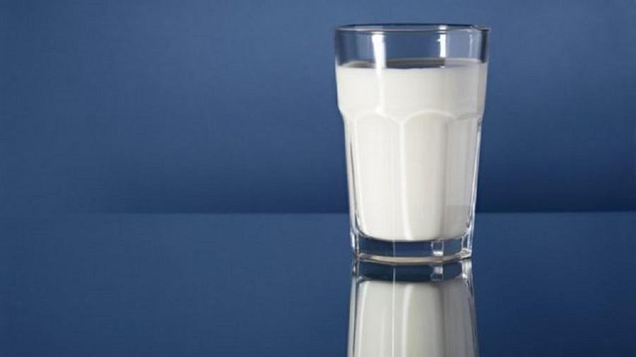 Versões de lácteos com soro de leite, amido, gordura vegetal, açúcar e aditivos se tornaram muito mais comuns nos mercados brasileiros - Getty Images