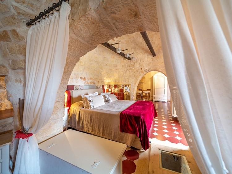 A adega que virou suíte no Leonardo Trulli Resort em Locorotondo, na Itália A adega que virou suíte no Leonardo Trulli Resort em Locorotondo, na Itália