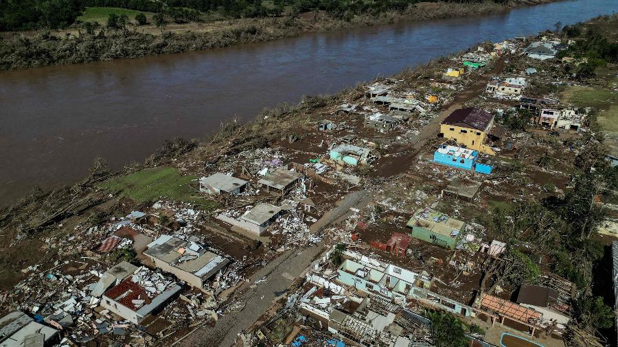 Vista aérea de Arroio do Meio após as enchentes devastadoras que atingiram a região no estado do Rio Grande do Sul