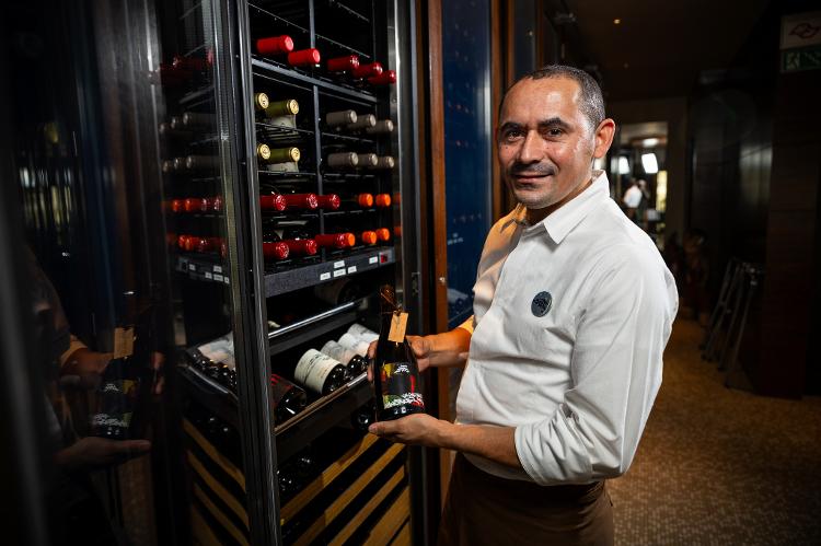 Luciano Freitas, sommelier do D.O.M