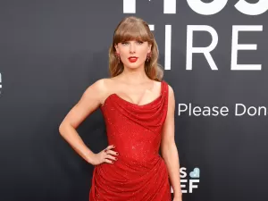 Mini com fenda de Swift e look de R$ 14 mil de Angélica: o que está na moda