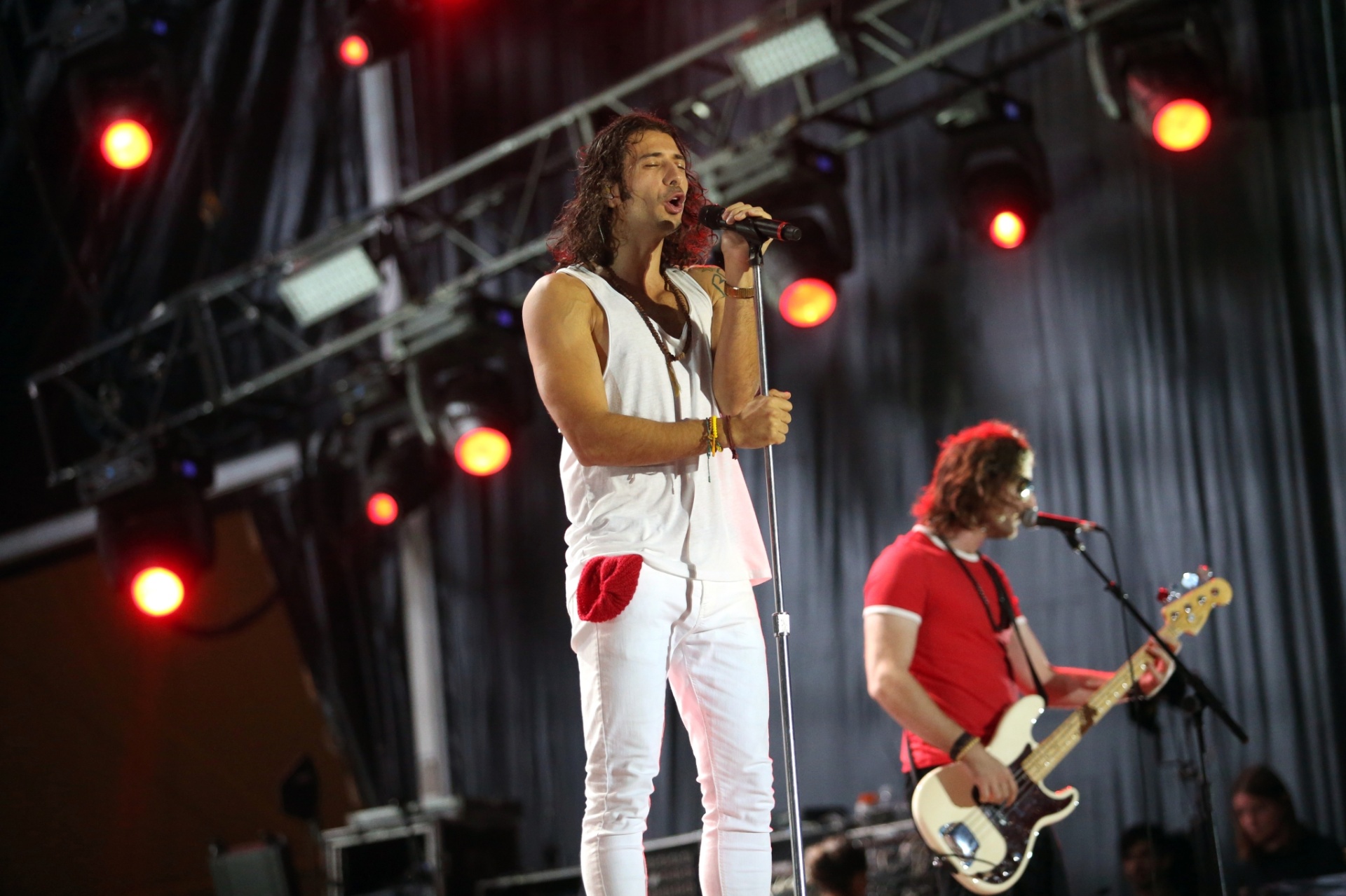 20.set.2015 - A banda canadense Magic! se apresenta no palco Sunset, durante o terceiro dia do Rock in Rio 2015. O estilo pop misturado com influências do reggae e do R&B é a marca de suas músicas. - Fábio Motta/Estadão Conteúdo